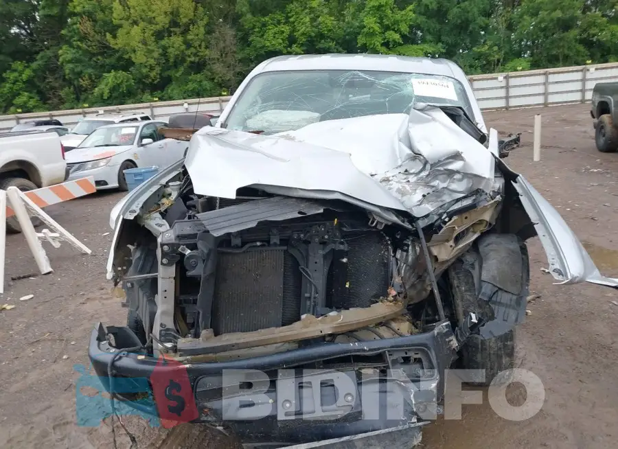 1N6AA1F34JN515867 Photo# 13