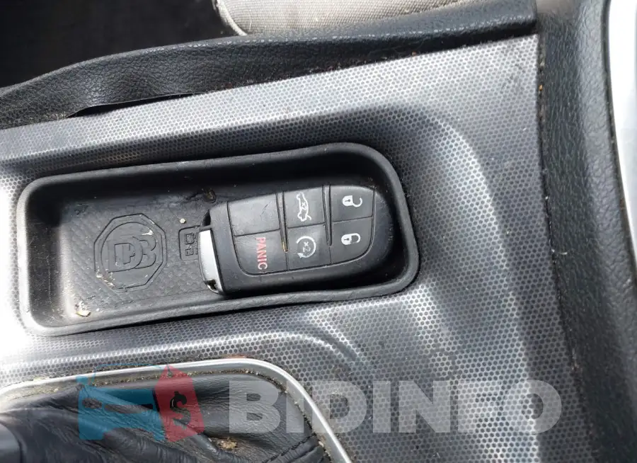 2C3CDXHG9GH215625 Photo# 11