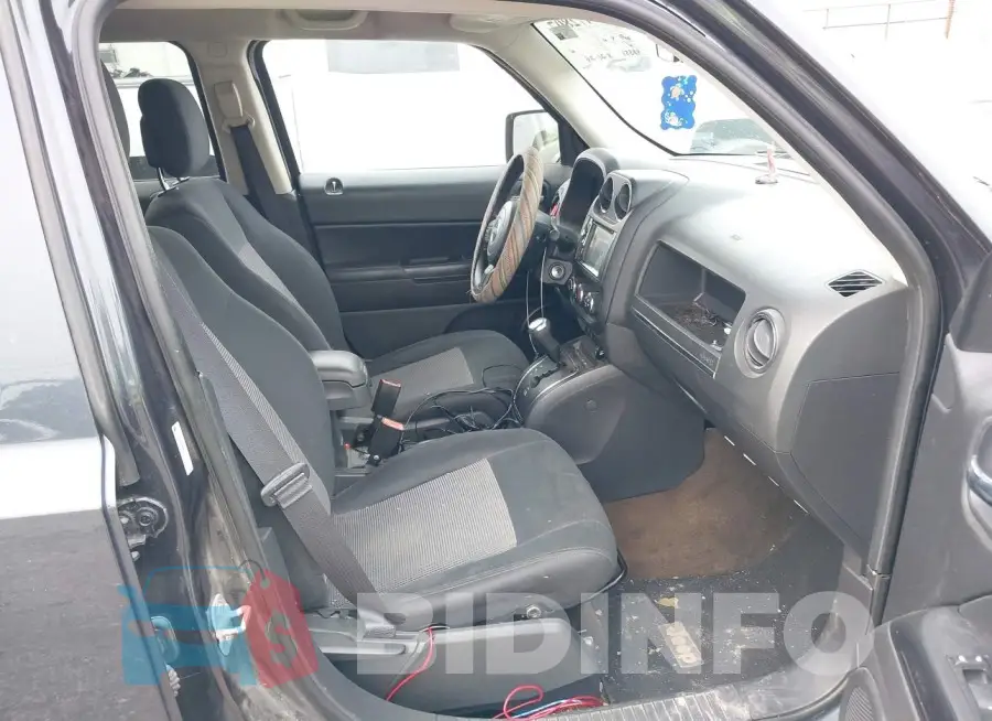 1C4NJRBB9ED771742 Photo# 5