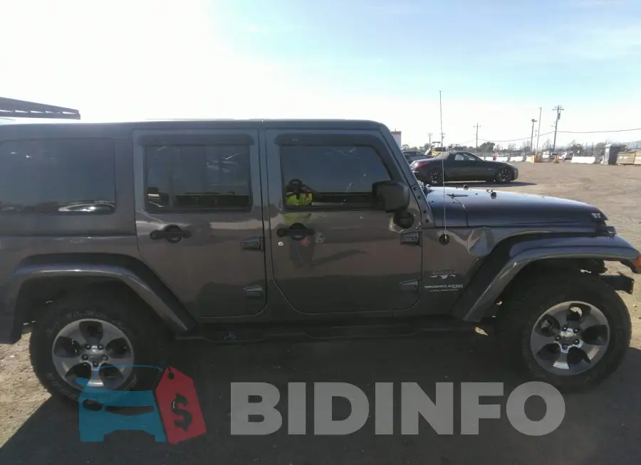 1C4BJWEGXJL810234 Photo# 13