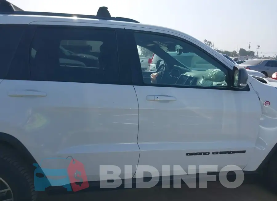 1C4RJFLT2HC816201 Photo# 13