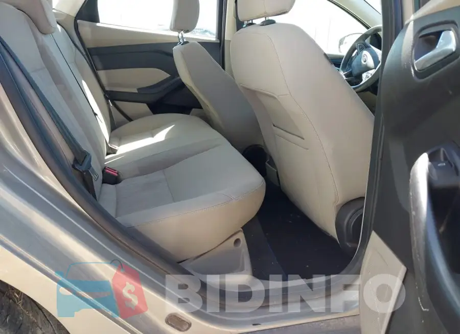 1FADP3F20FL368005 Photo# 8