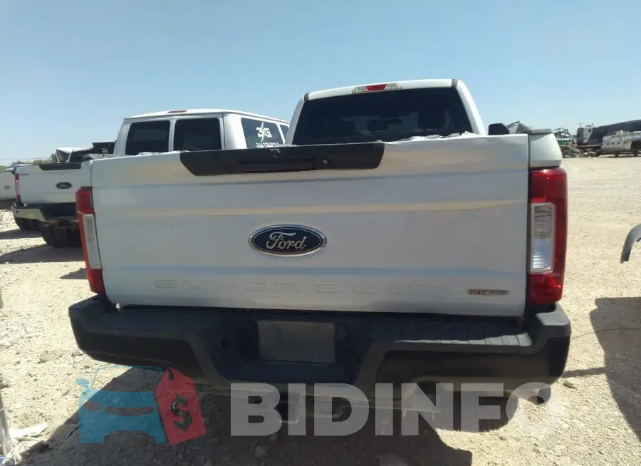 1FT8X3B64JEB22494 Photo# 15
