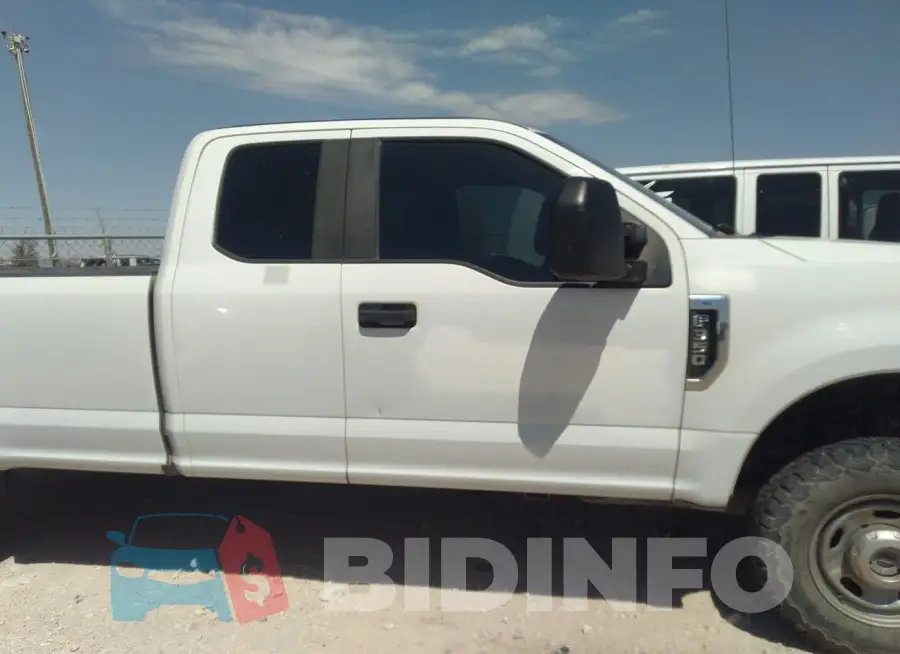1FT8X3B64JEB22494 Photo# 13