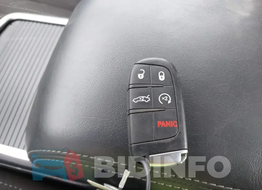 2C3CDXBGXPH510872 Photo# 11