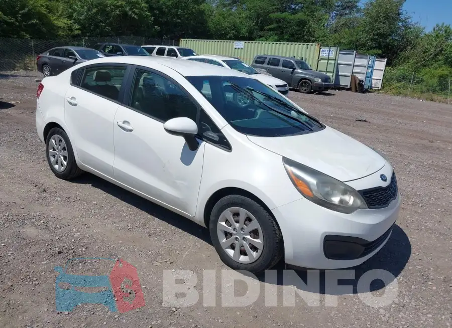 KNADM4A39F6449833 Photo# 1