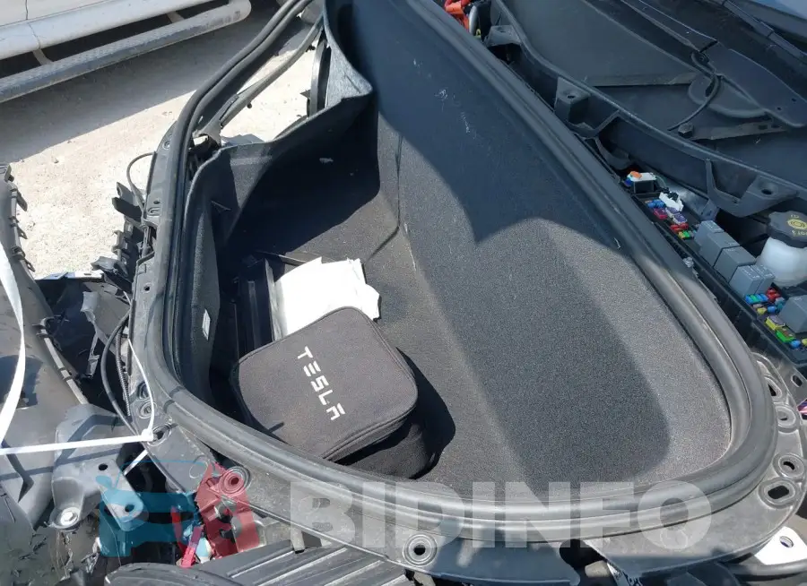 5YJXCBE21HF039348 Photo# 2