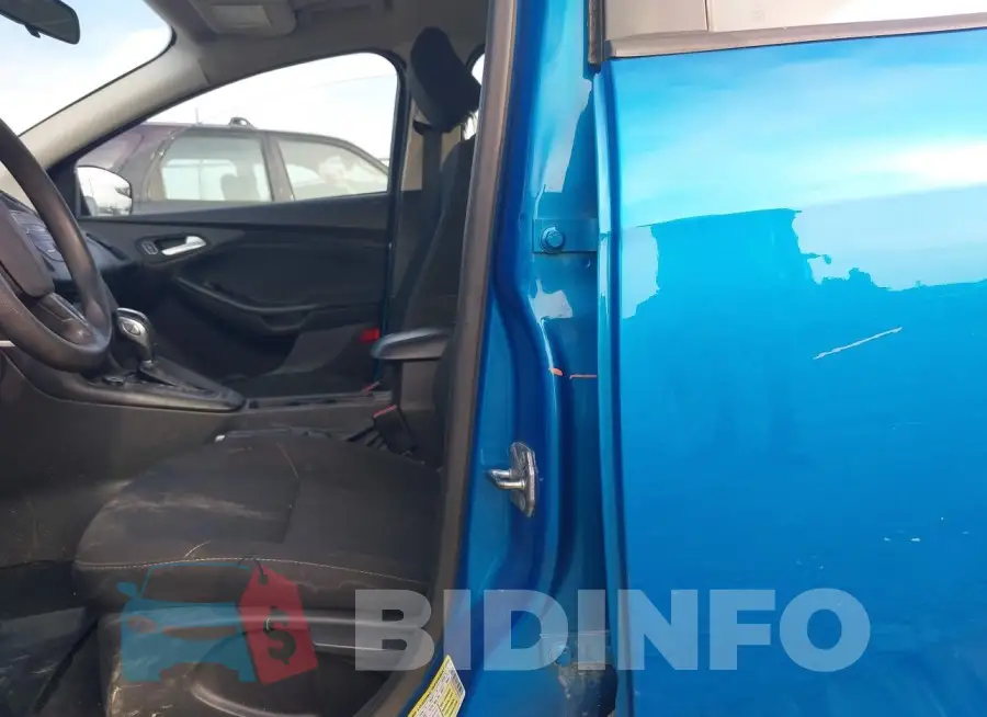 1FADP3F2XGL335353 Photo# 6