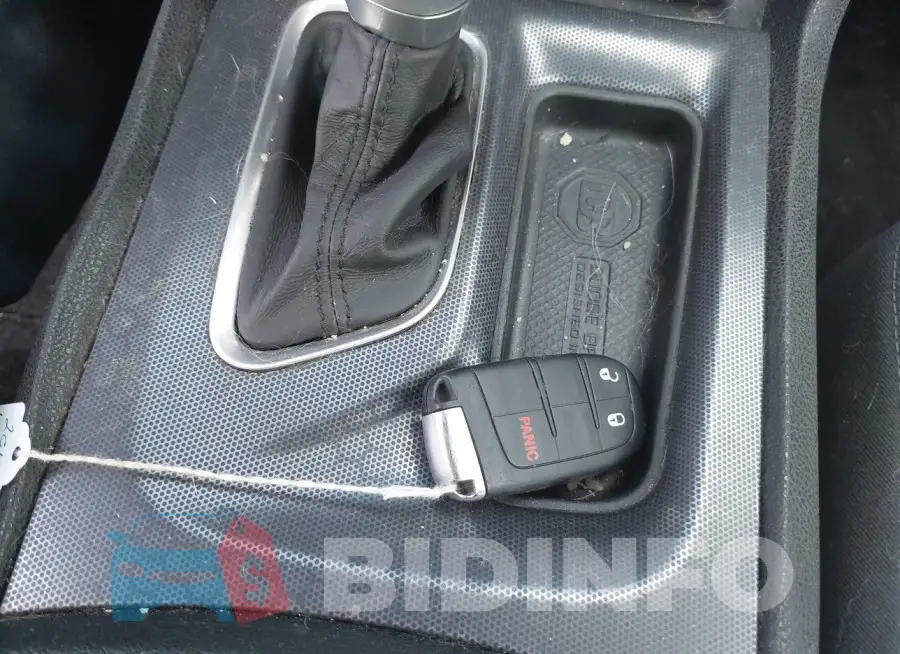 2C3CDXHG8FH832240 Photo# 11