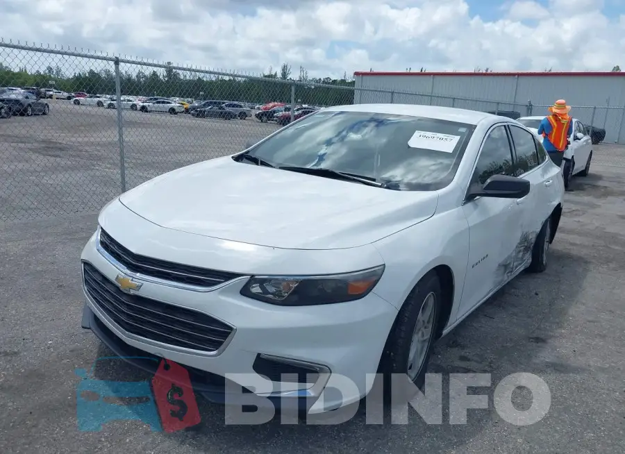 1G1ZB5ST5HF135238 Photo# 2