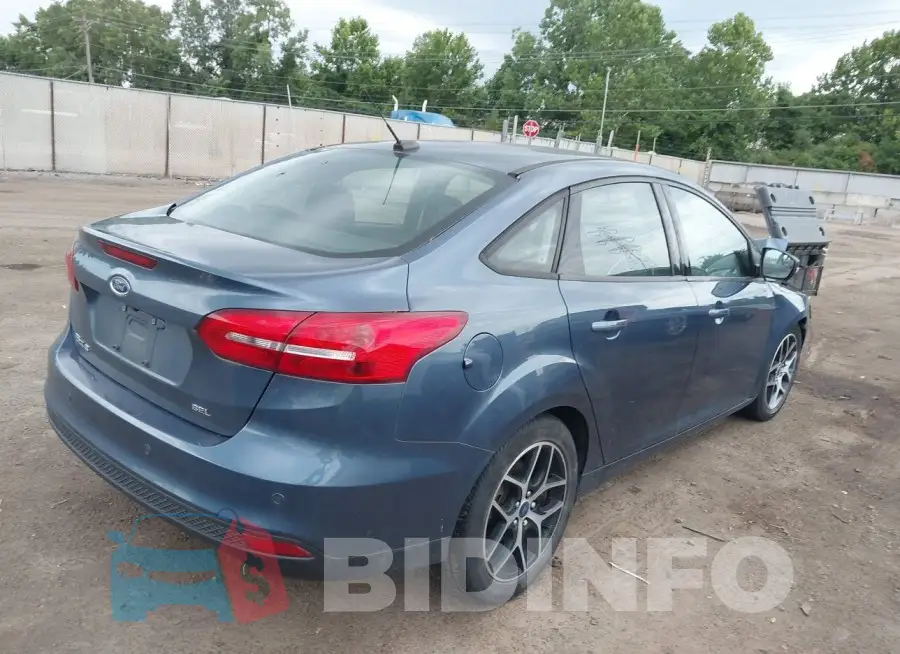 1FADP3H25JL228411 Photo# 4