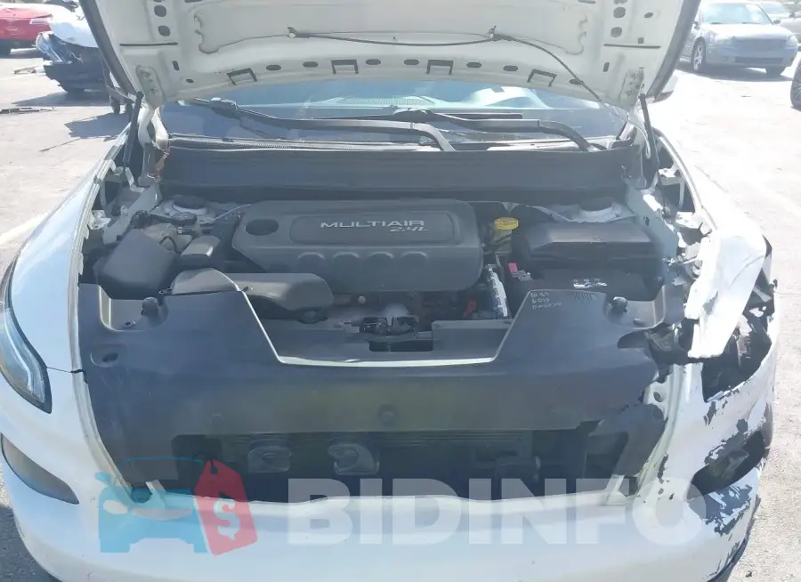 1C4PJLCB0FW711715 Photo# 10