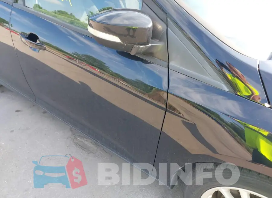 1FADP3F25GL250517 Photo# 6 1FADP3F25GL250517 Photo# 6