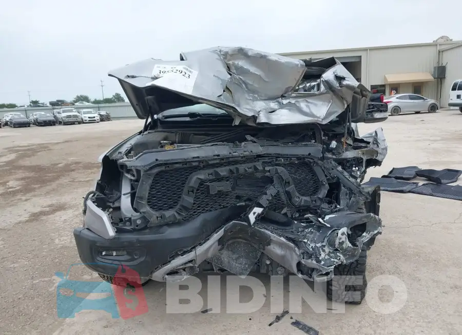 1C6SRFLT8KN673686 Photo# 11