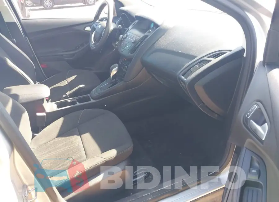 1FADP3FE2JL208923 Photo# 5