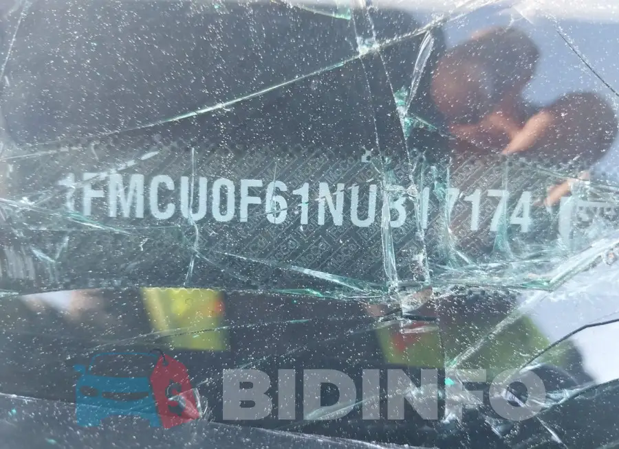 1FMCU0F61NUB17174 Photo# 9