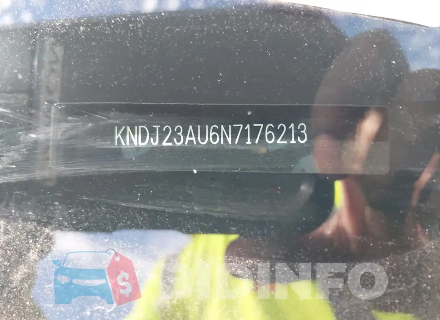 KNDJ23AU6N7176213 Photo# 9