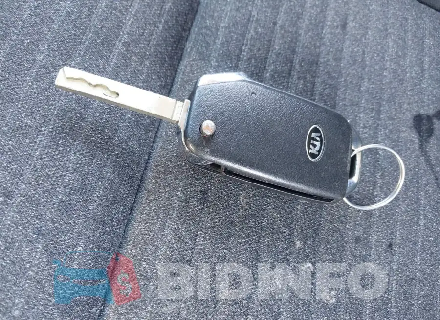 KNDJ23AU7L7112971 Photo# 11