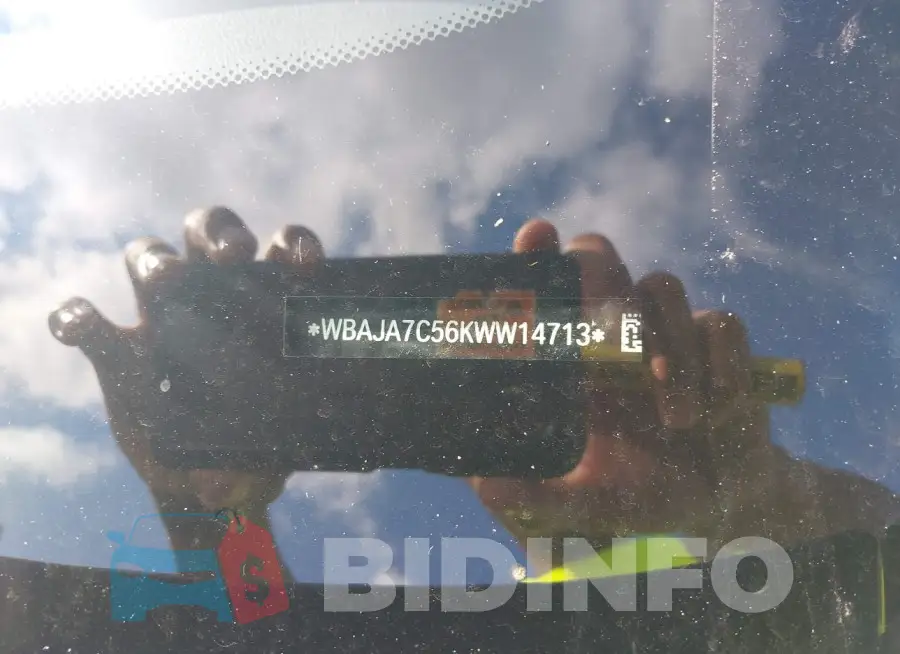 WBAJA7C56KWW14713 Photo# 9
