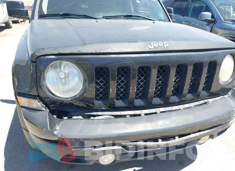 1C4NJPBB2ED796762 Photo# 6