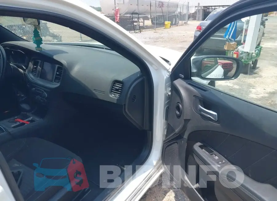 2C3CDXBG4PH627721 Photo# 5