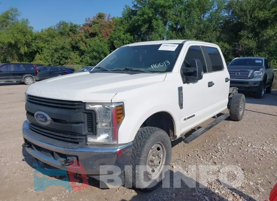 1FT7W2BT3JEB73113 Photo# 2
