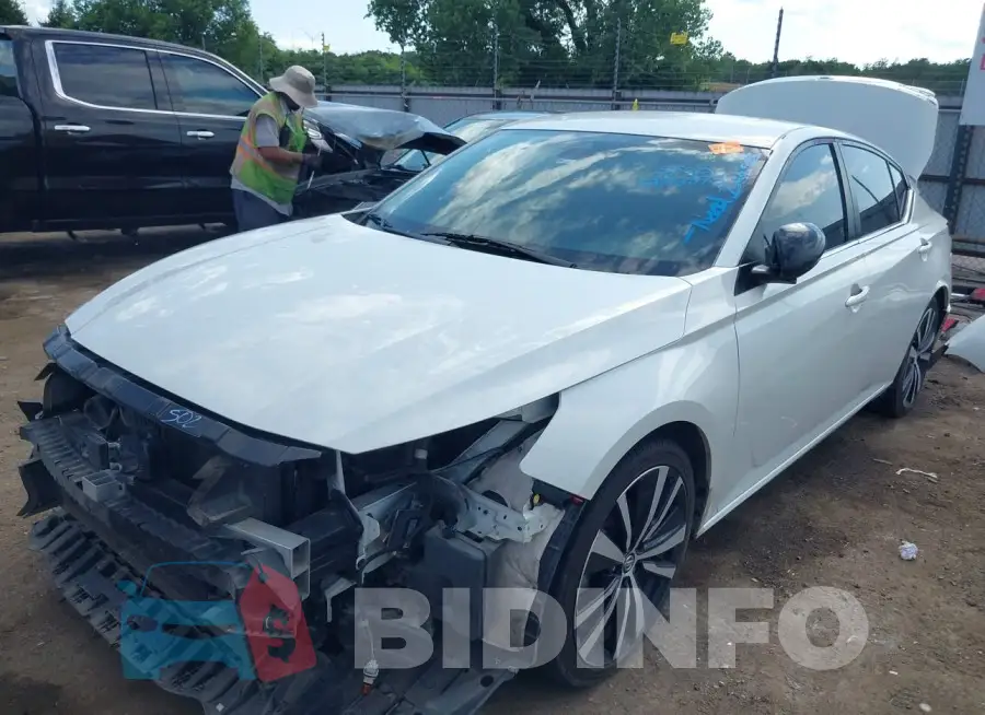 1N4BL4CV5LC282143 Photo# 2