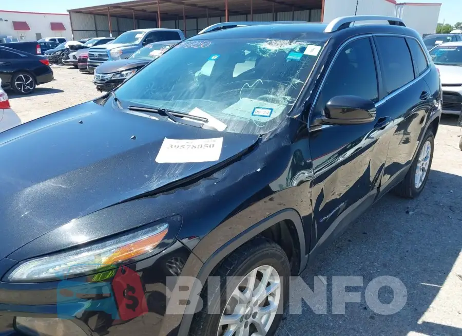 1C4PJLCB7GW355765 Photo# 6