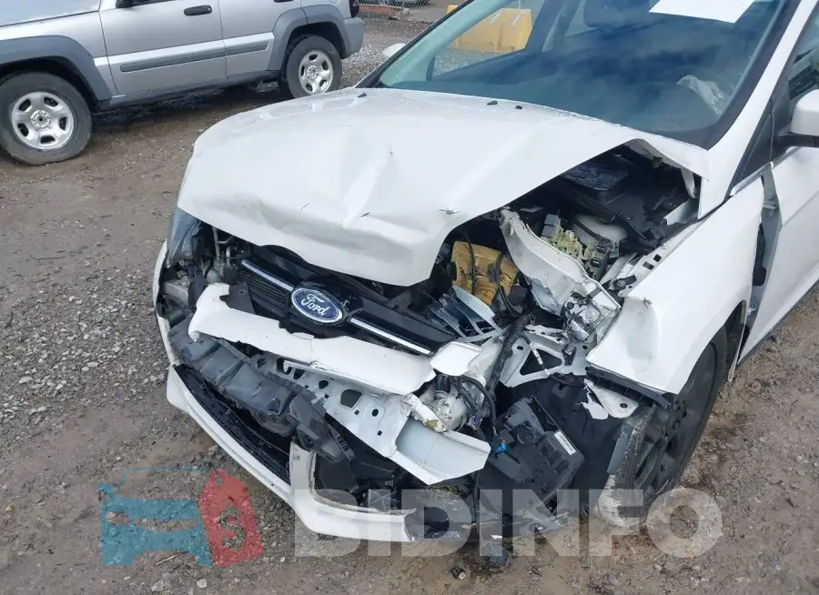 1FADP3J2XEL270136 Photo# 6