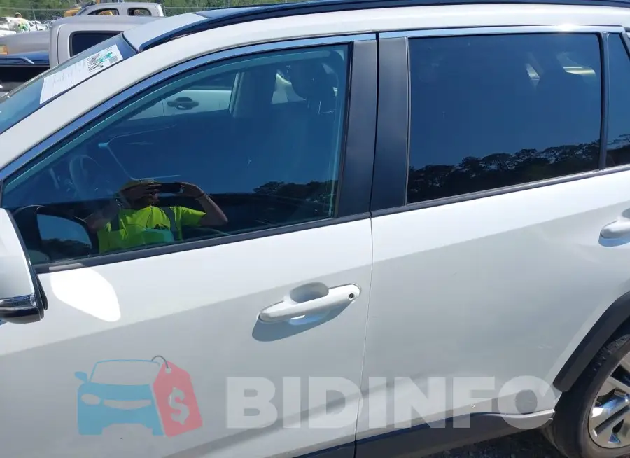 2T3A1RFV8PW373012 Photo# 14