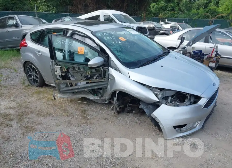 1FADP3M2XJL221055 Photo# 1