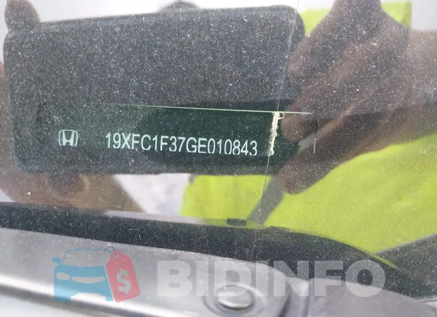 19XFC1F37GE010843 Photo# 9
