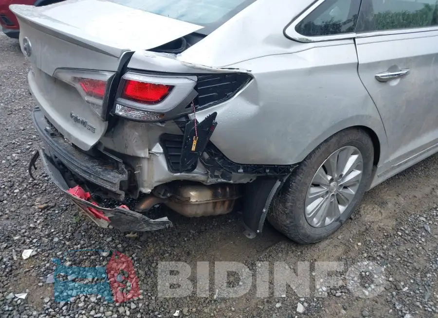 KMHE24L18GA015535 Photo# 16