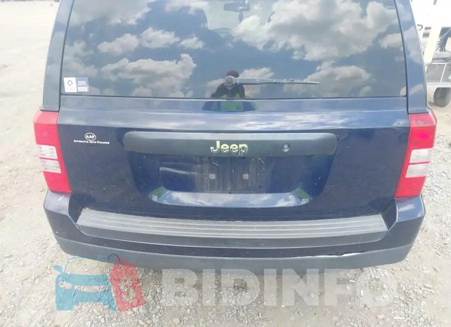 1C4NJPBB9ED818689 Photo# 12