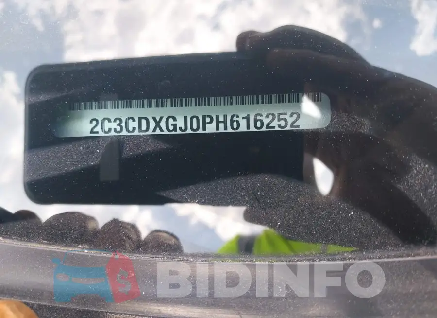 2C3CDXGJ0PH616252 Photo# 9