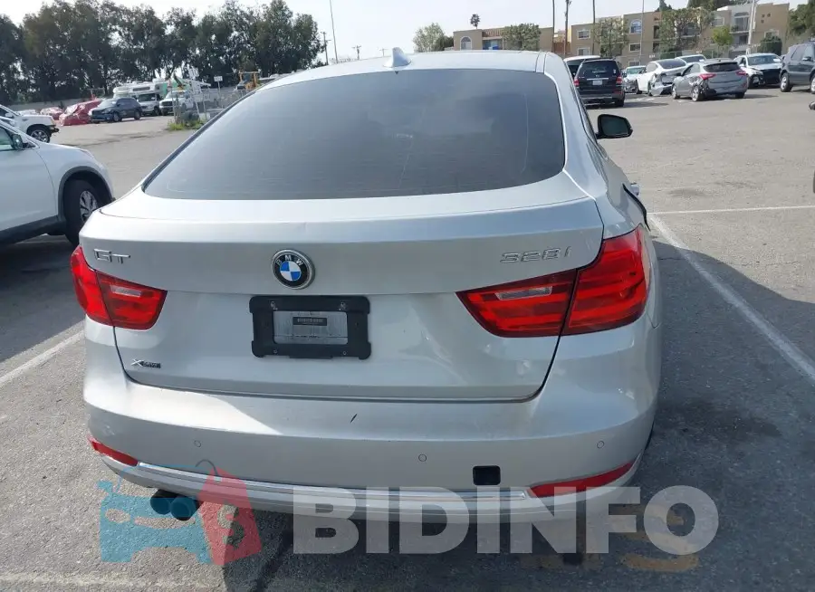 WBA8Z5C58GG501827 Photo# 16