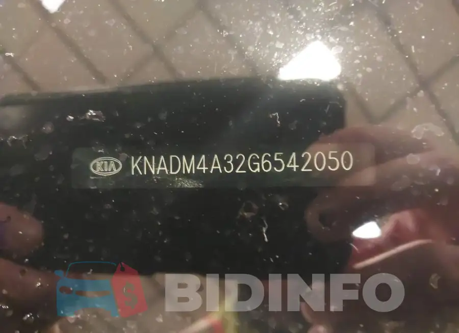 KNADM4A32G6542050 Photo# 9 KNADM4A32G6542050 Photo# 9