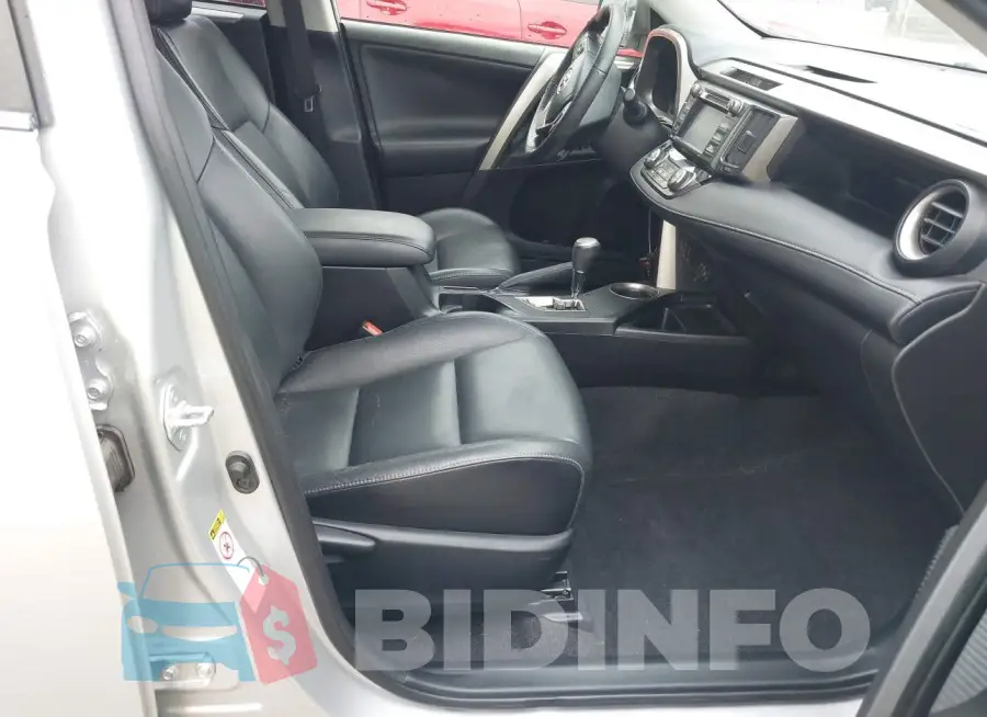 JTMDFREV6FD130424 Photo# 5