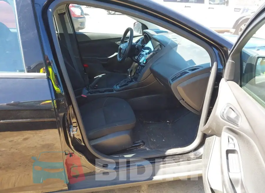 1FADP3E29GL211124 Photo# 5