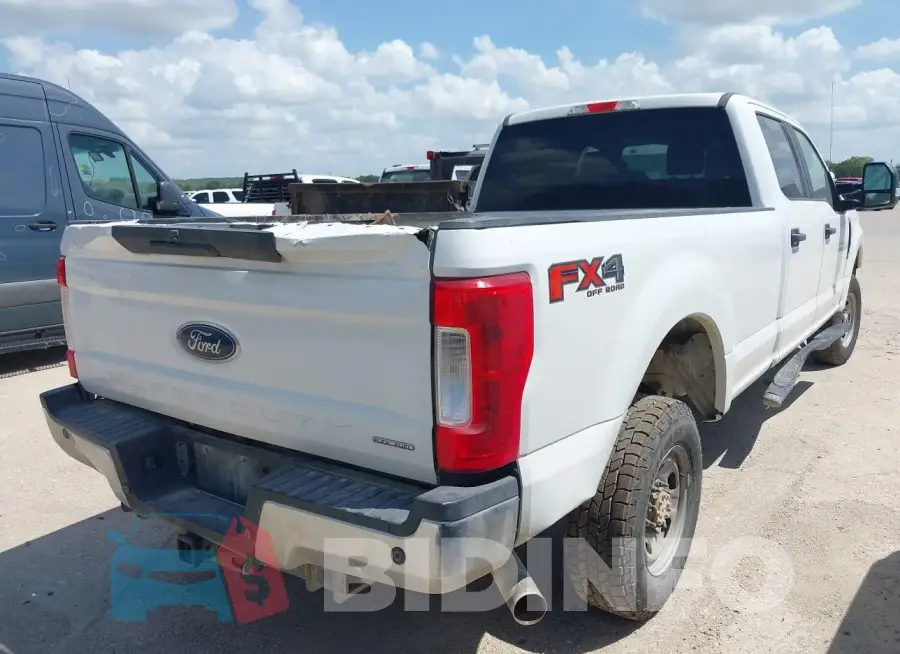 1FT7W2B64JEB73082 Photo# 4