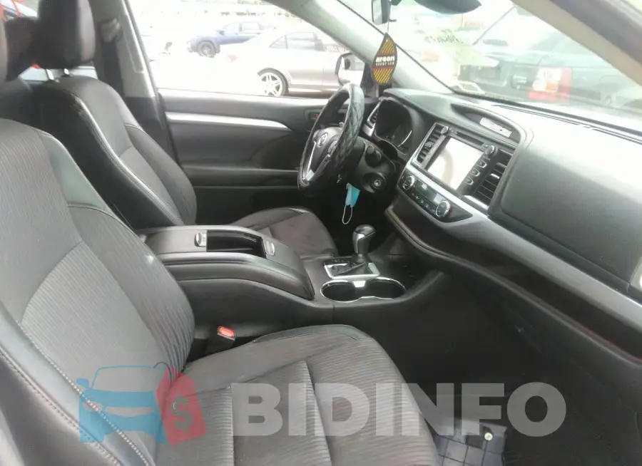 5TDBZRFH9JS883093 Photo# 5
