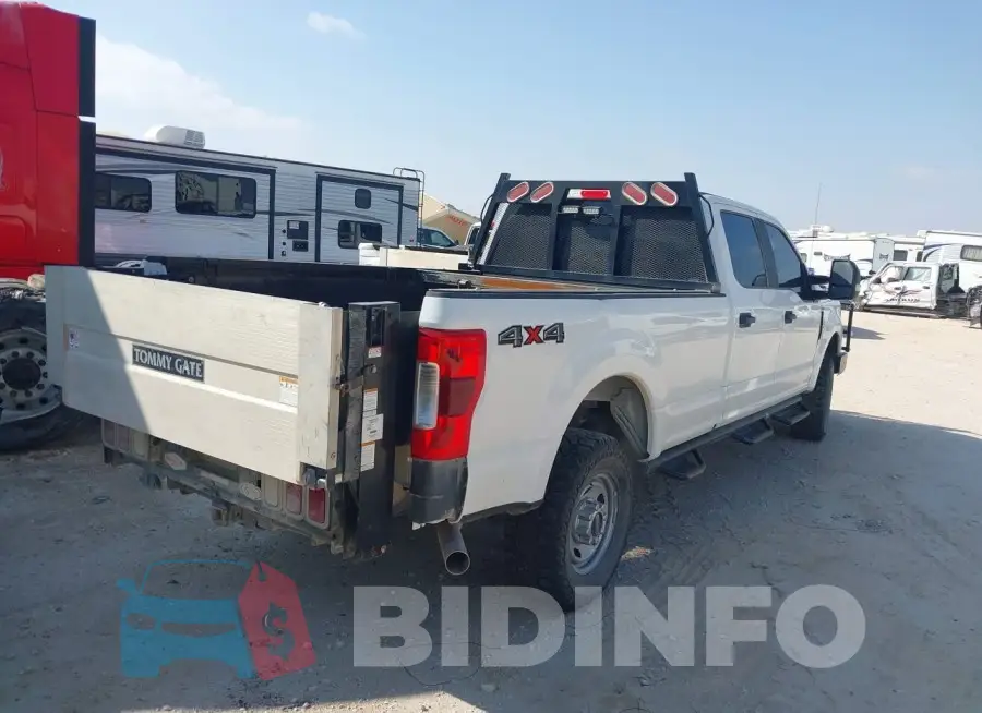 1FT8W3B67KEG46565 Photo# 4