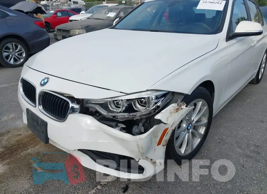 WBA8E1G55JNU92781 Photo# 6