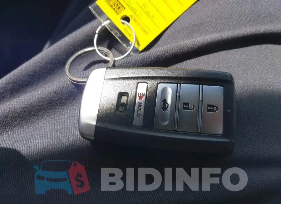 19UUB2F38GA001024 Photo# 11