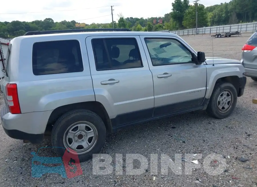 1C4NJPBAXED572968 Photo# 16
