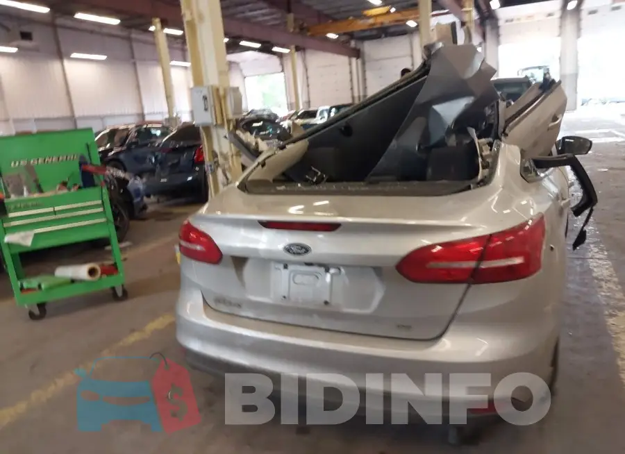 1FADP3F2XJL228777 Photo# 15