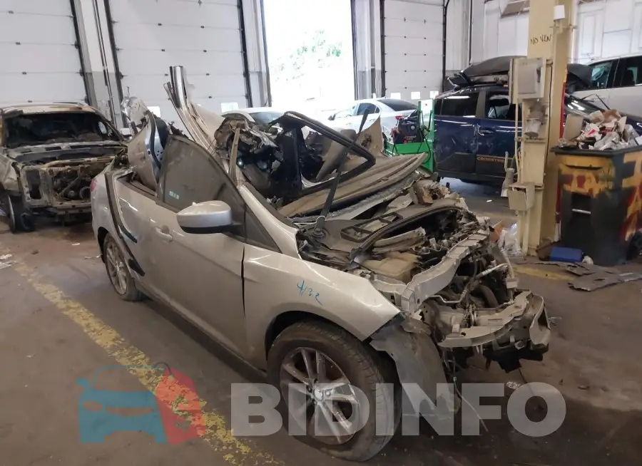 1FADP3F2XJL228777 Photo# 1