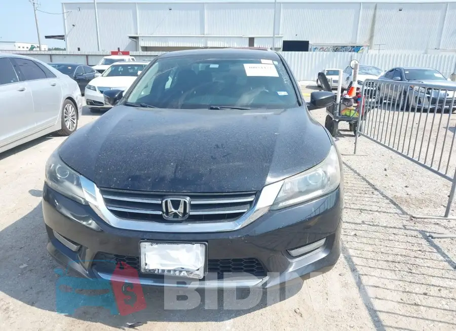 1HGCR2F55EA155549 Photo# 6