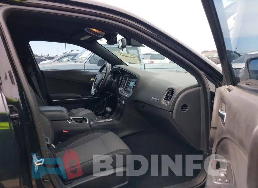 2C3CDXBG8FH815267 Photo# 5