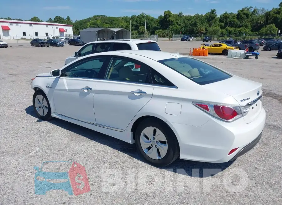 KMHEC4A40FA132843 Photo# 3